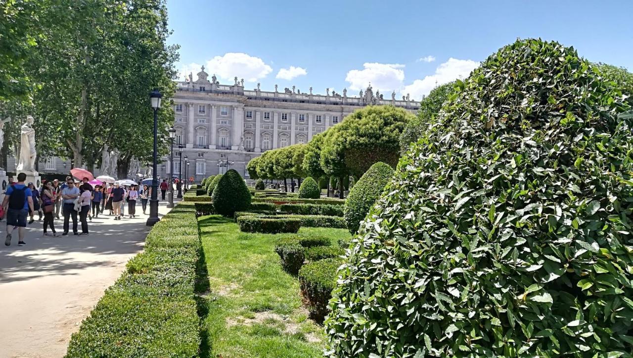 Villa "Luna De Segovia" Leganés Exteriör bild