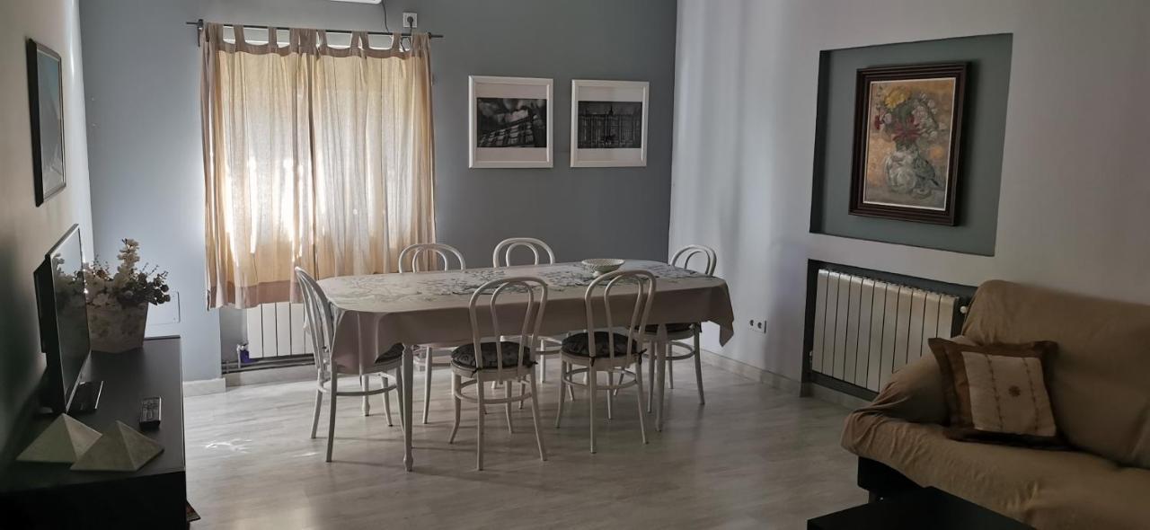Villa "Luna De Segovia" Leganés Exteriör bild
