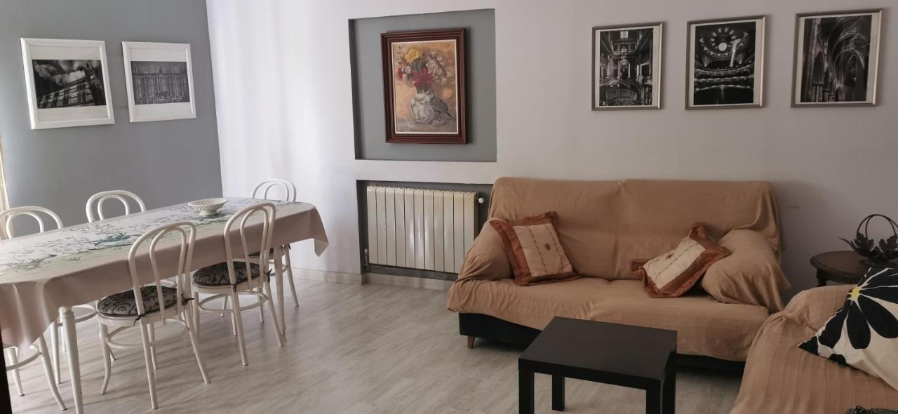 Villa "Luna De Segovia" Leganés Exteriör bild